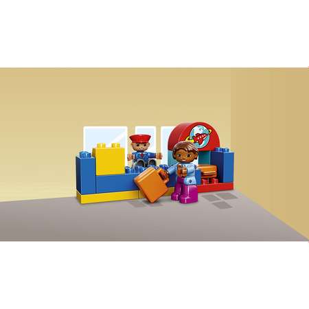 Конструктор LEGO DUPLO Town Аэропорт (10590)