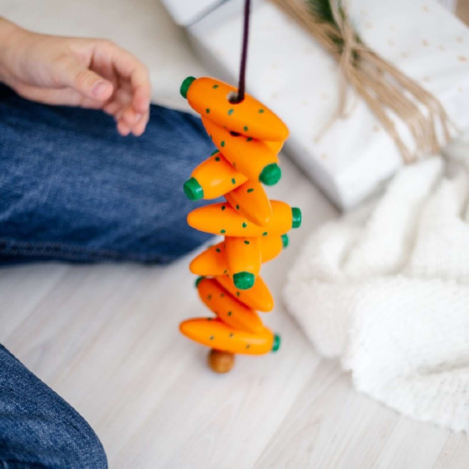 Игра-Шнуровка Mag Wood Морковки Деревянные бусы для детей - фото 7