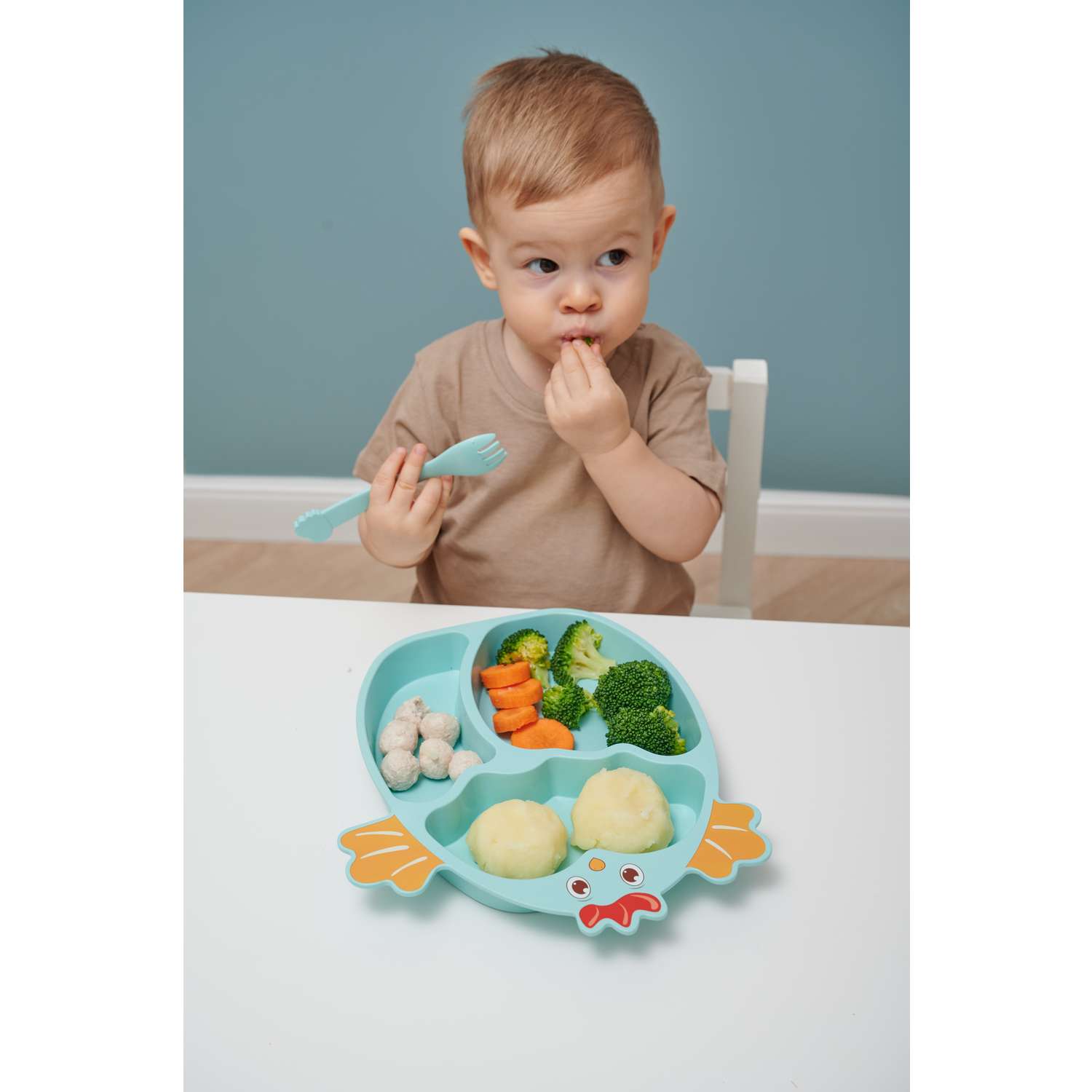 Набор детской посуды Добрый Филин Тарелка вилка ложка Цыпленок голубой 4 предмета - фото 9