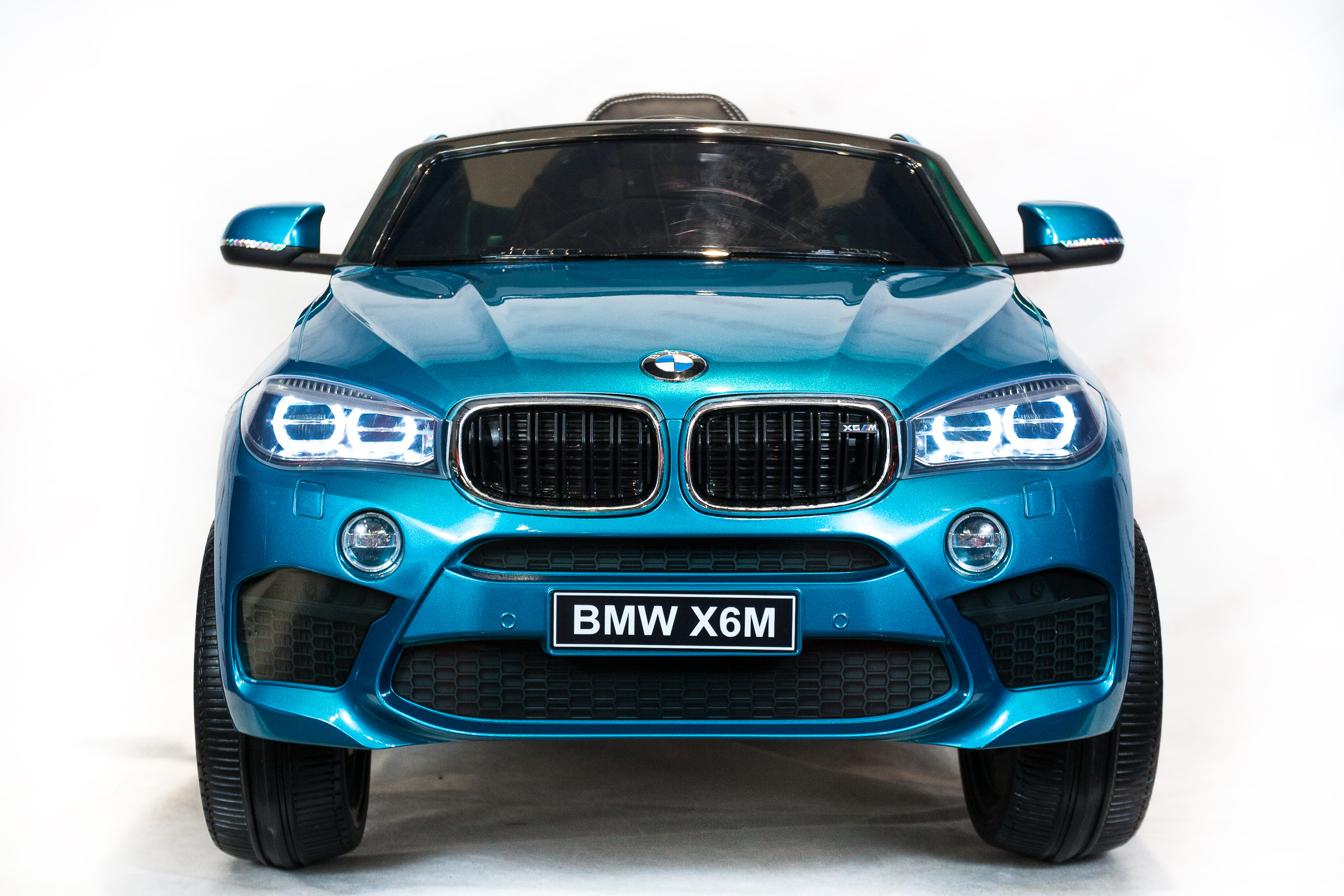 Детский автомобиль Toyland BMW X6M mini Серебро