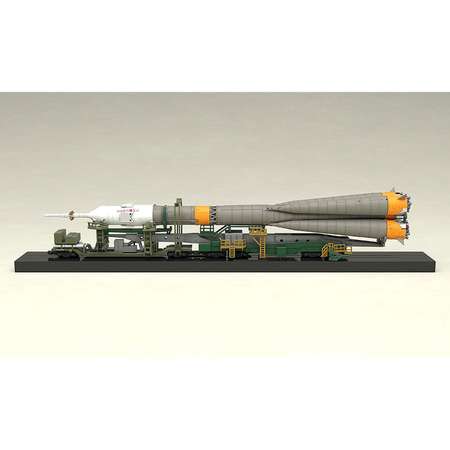 Модель масштабная Good Smile Company Soyuz Rocket aand Transport Train 4580416933674