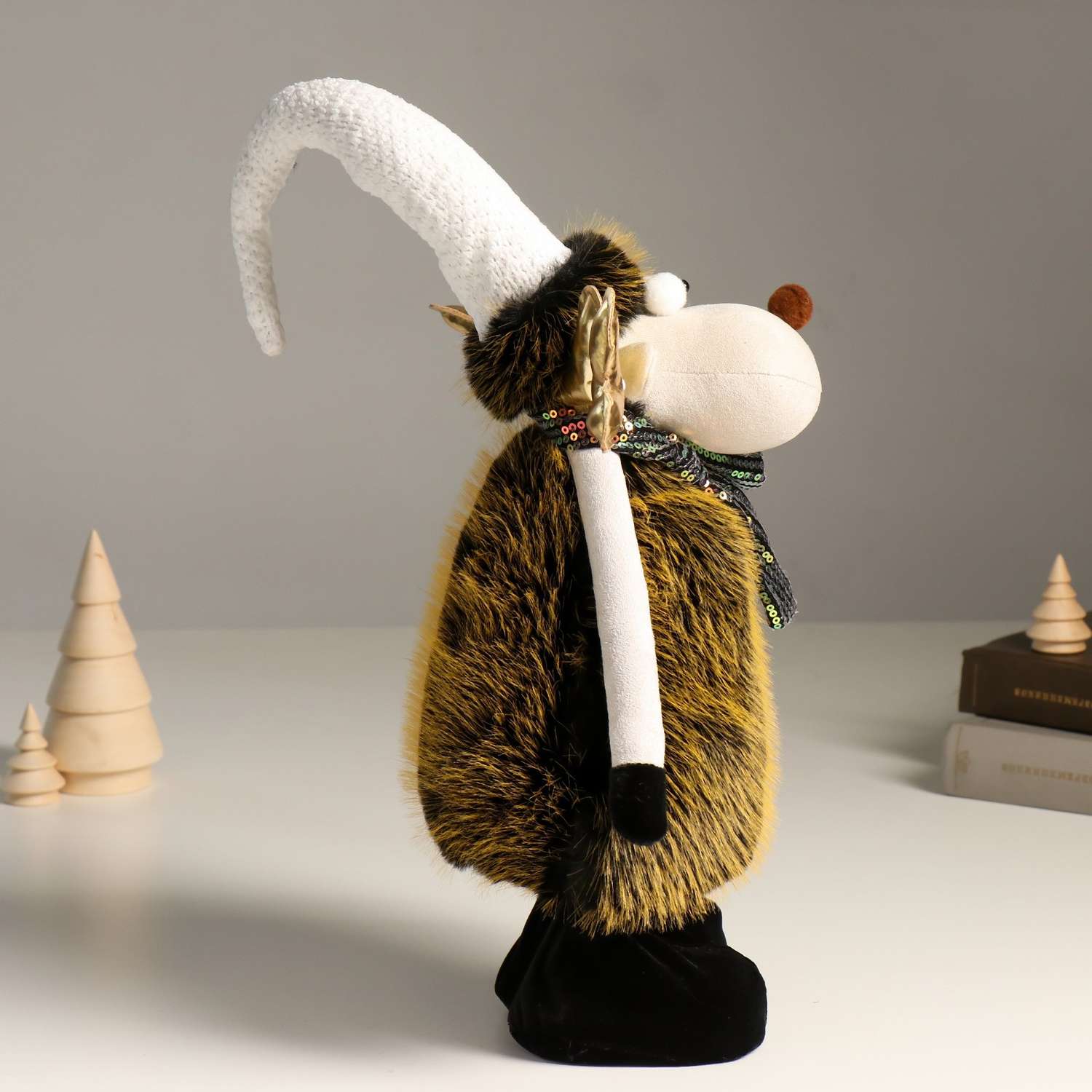 Кукла интерьерная Зимнее волшебство «Лосик в белом колпаке и шарфике с пайетками» 43 см - фото 2