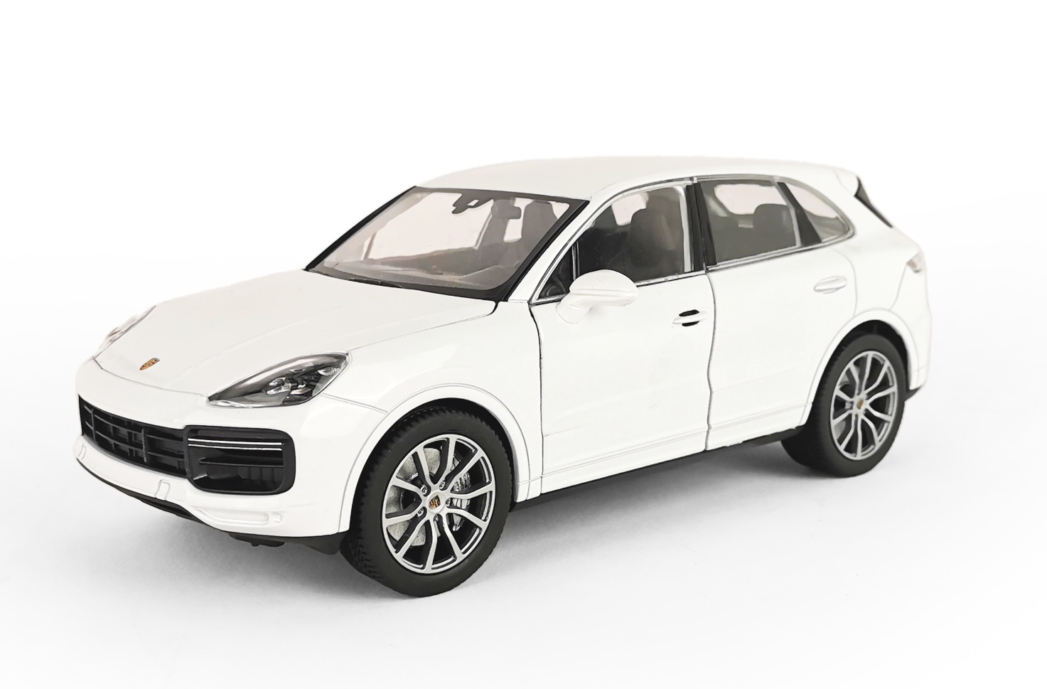 Машинка WELLY 1:24 Porsche Cayenne Turbo белая