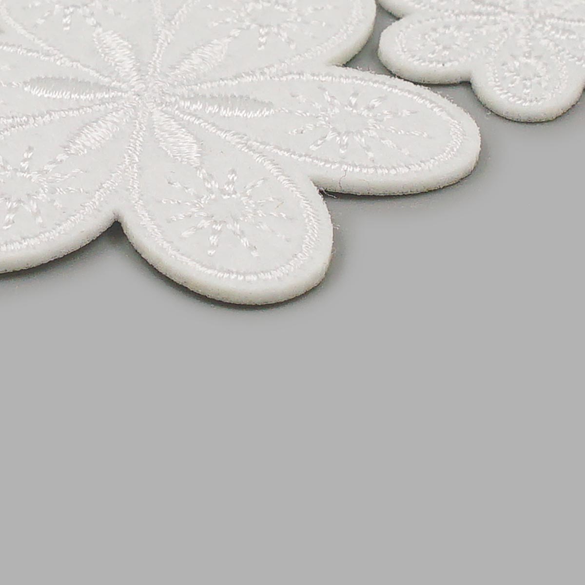 Термоаппликация Prym нашивка Цветы белые 3 шт для ремонта и украшения одежды 926729 - фото 9