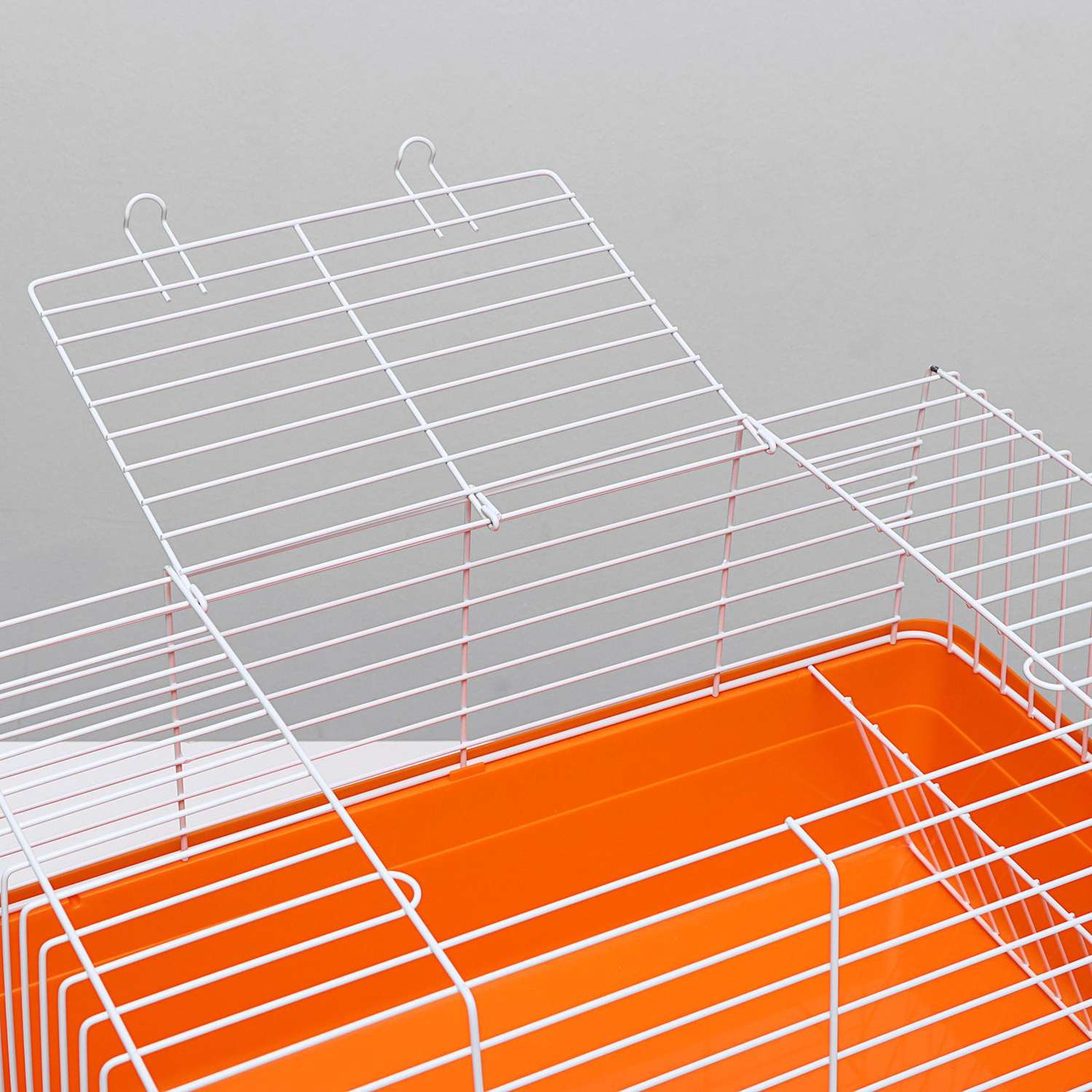 Клетка Пижон для кроликов с сенником 60х36х32 см оранжевая - фото 6