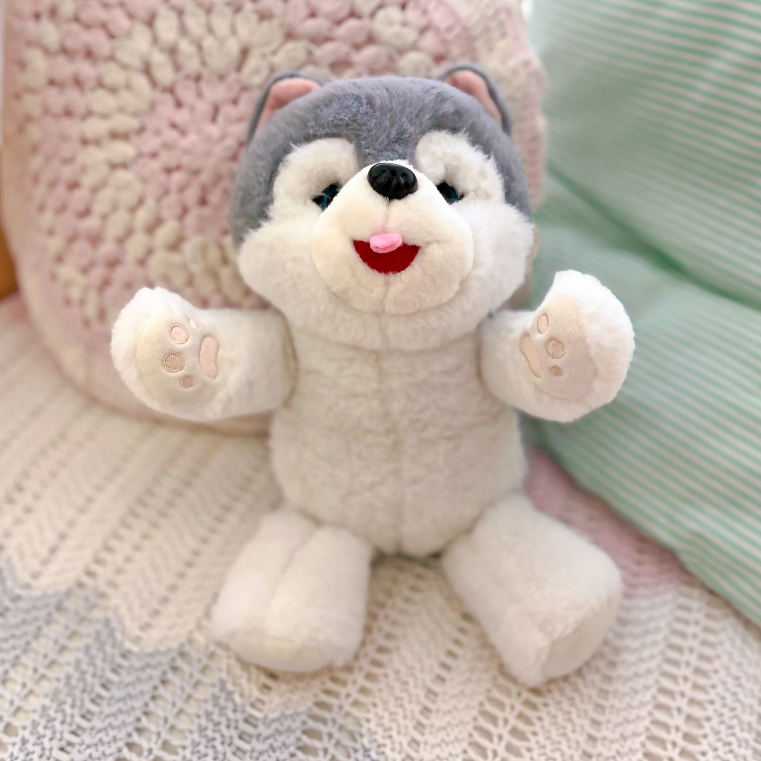 Мягкая интерактивная игрушка SHARKTOYS собачка с одеялом и бутылочкой - фото 4