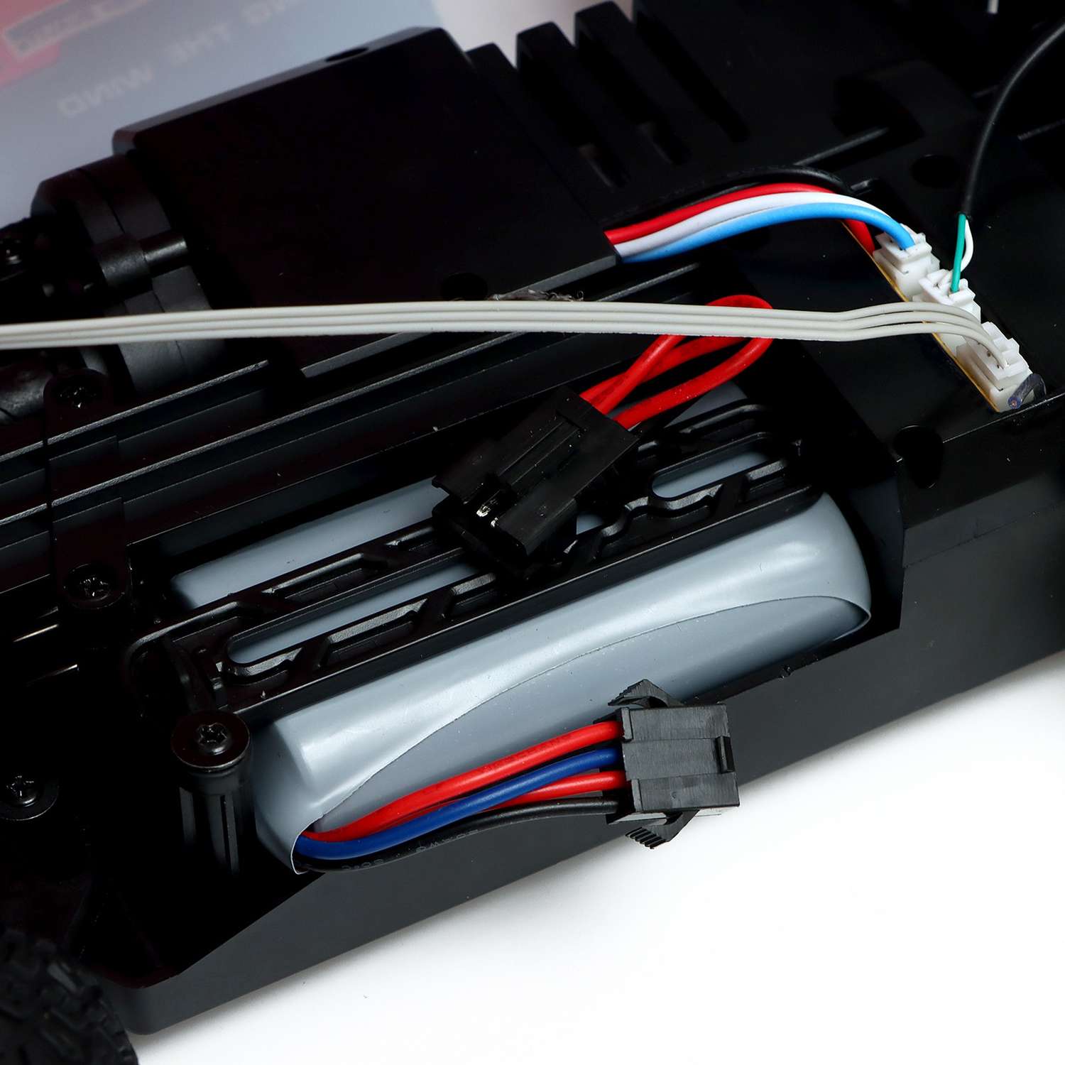 Машина Автоград радиоуправляемая «Дрифт» работает от аккумулятора свет сменные колёса в комплекте - фото 4