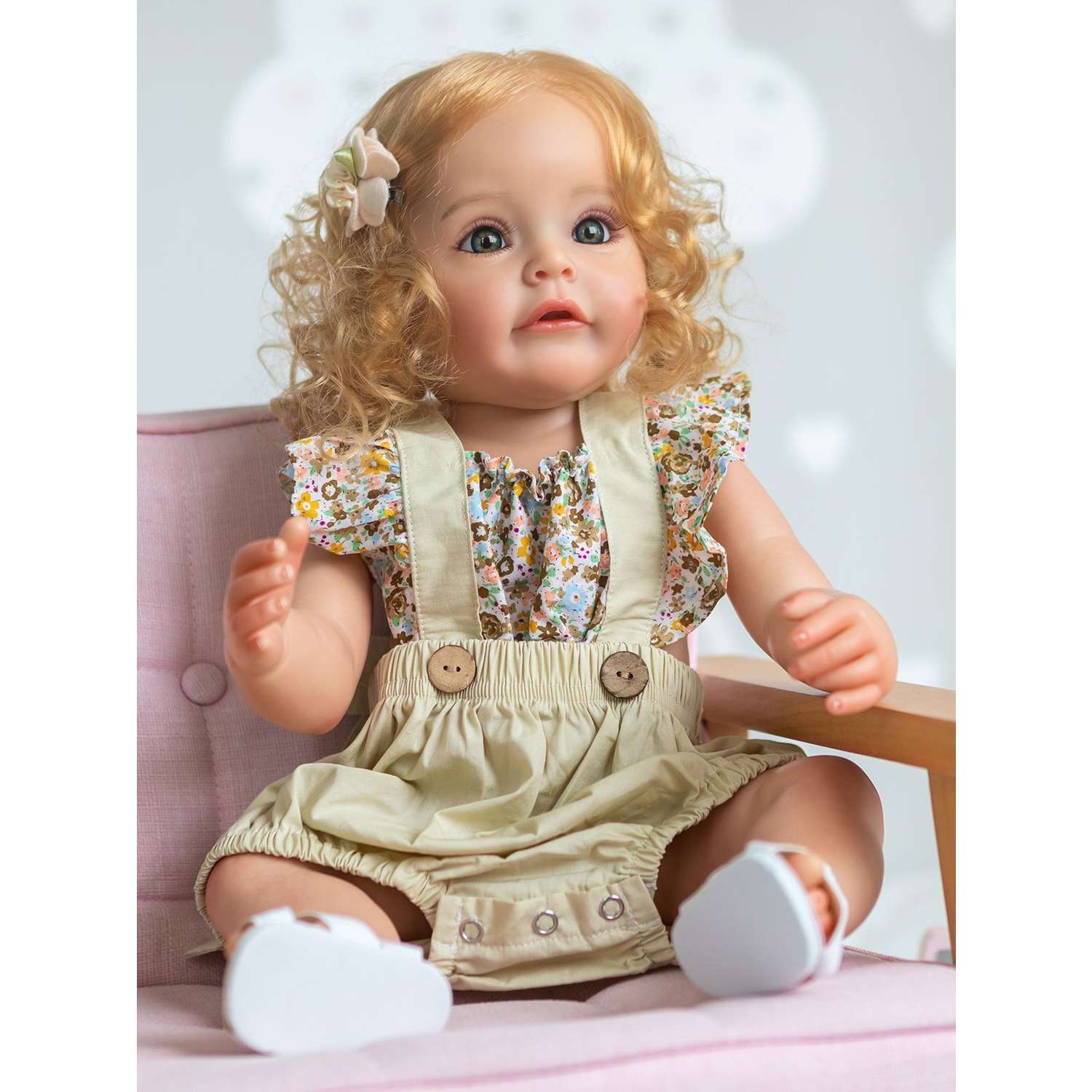 Кукла Реборн Soul Sister виниловая с комплектом одежды и пустышкой 55 см YW-REBORN-55 - фото 7