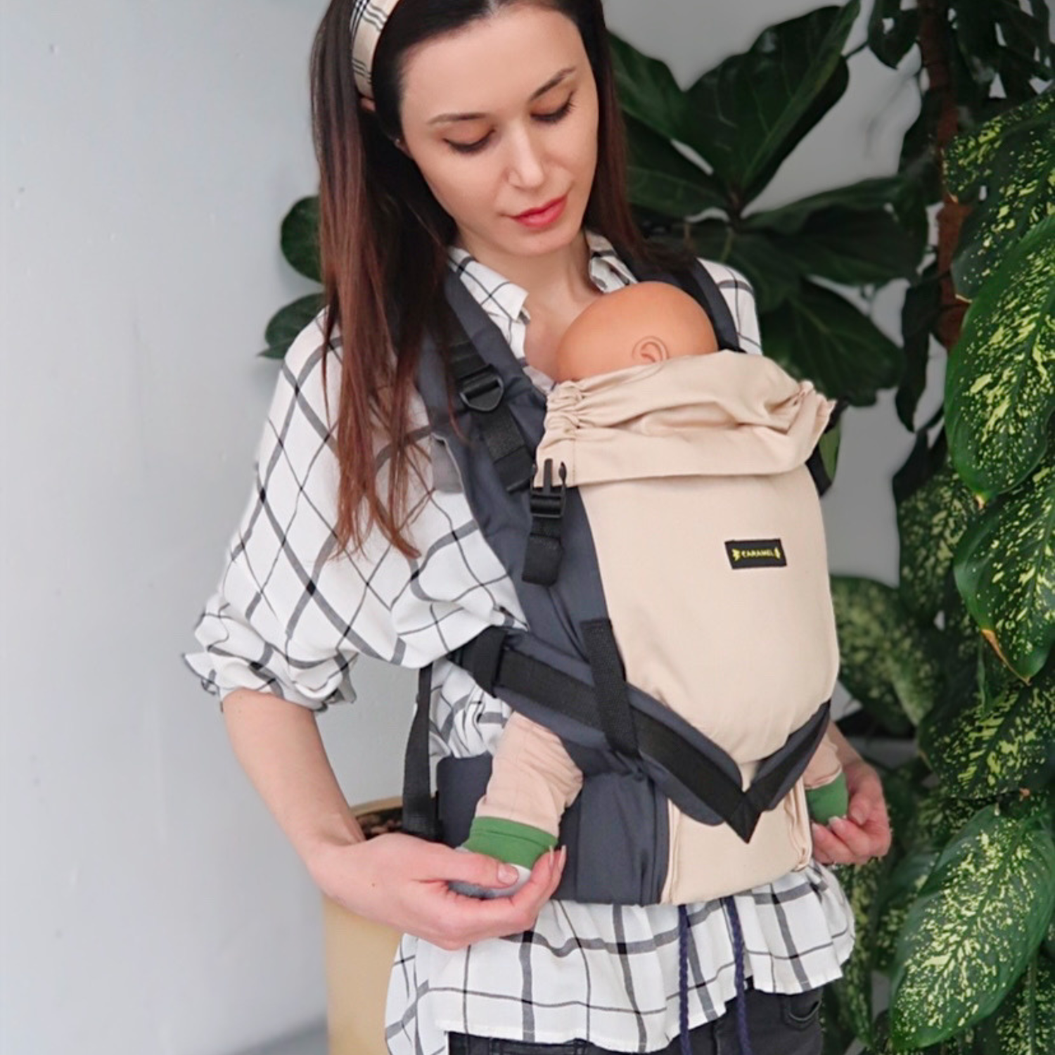 Рюкзак для переноски детей CaramelSling эргорюкзак Multisize Plus бежевый-серый - фото 12