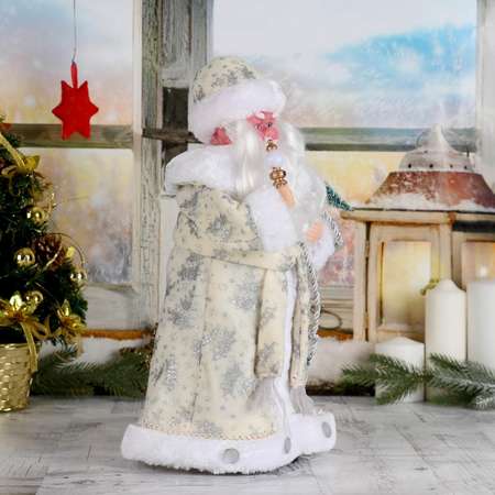 Дед мороз Зимнее волшебство «В белой шубке с подарками» двигается с подсветкой 38 см