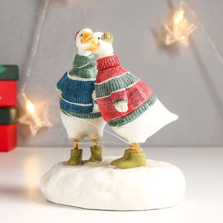 Сувенир Sima-Land полистоун световой «Гуси в зимних свитерах с гирляндой» 14х10х12 5 см