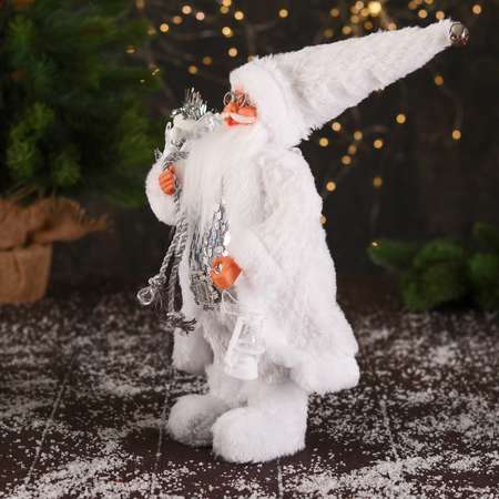 Дед мороз Зимнее волшебство «В кафтане с пайетками и с фонариком» 30 см серебристо-белый