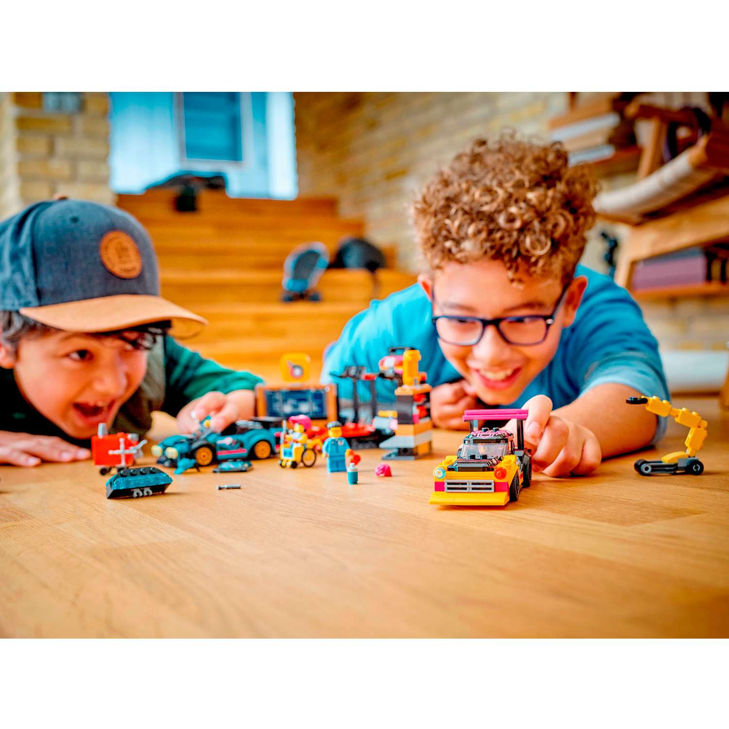 Конструктор детский LEGO City Автомобильная мастерская 60389 - фото 4