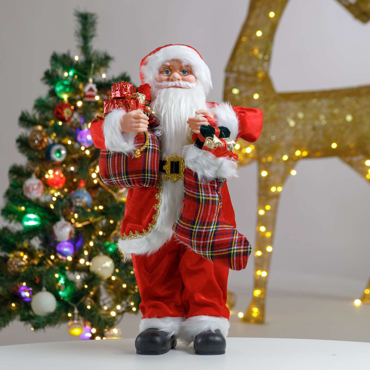 Фигура декоративная BABY STYLE Дед Мороз бордовый костюм с подарками в руках 60 см - фото 1