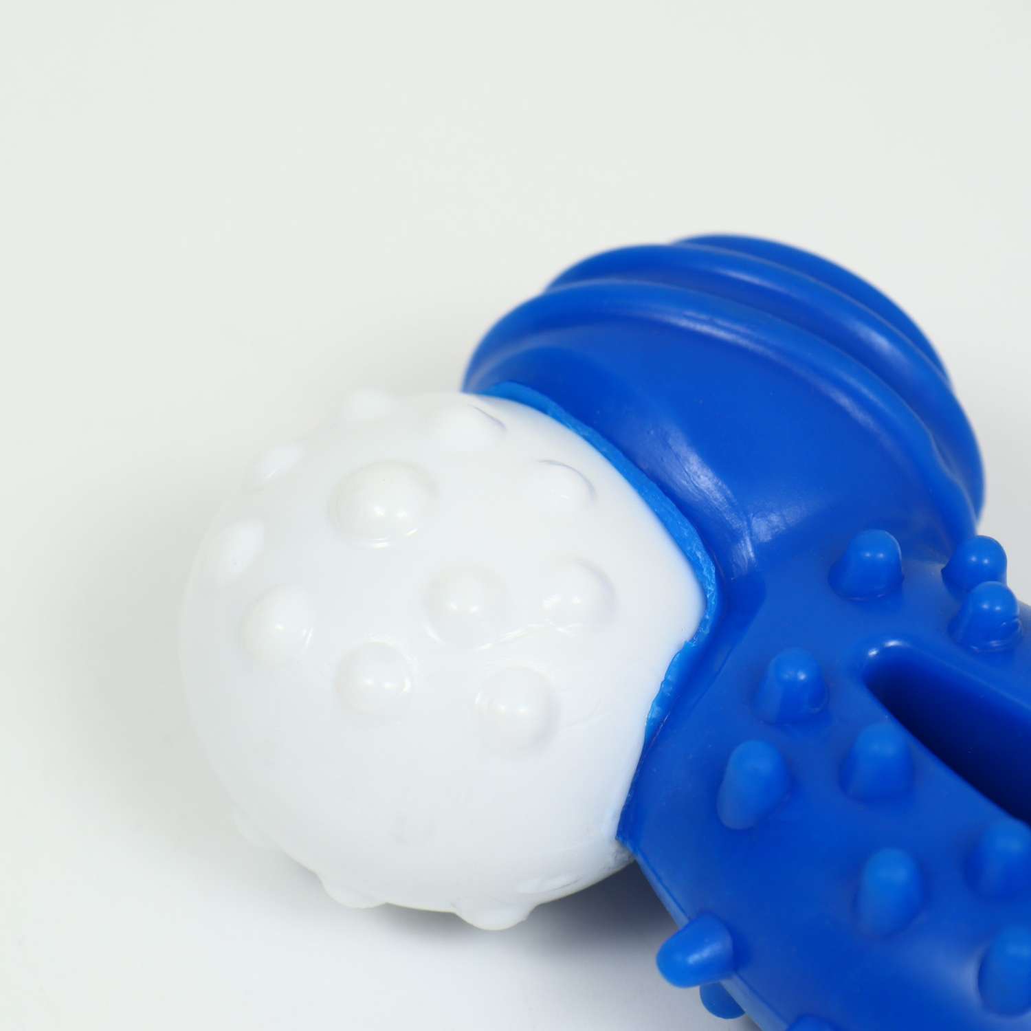 Игрушка Пижон двухслойная твердый и мягкий пластик «Изогнутая кость» 13 см синяя - фото 3