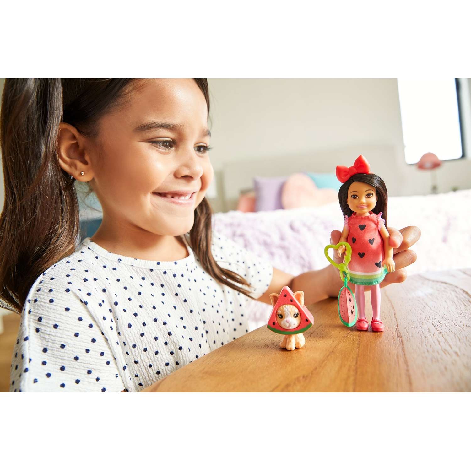 Кукла Barbie Семья Челси в тематическом костюме Арбуз GHV71 GHV69 - фото 7