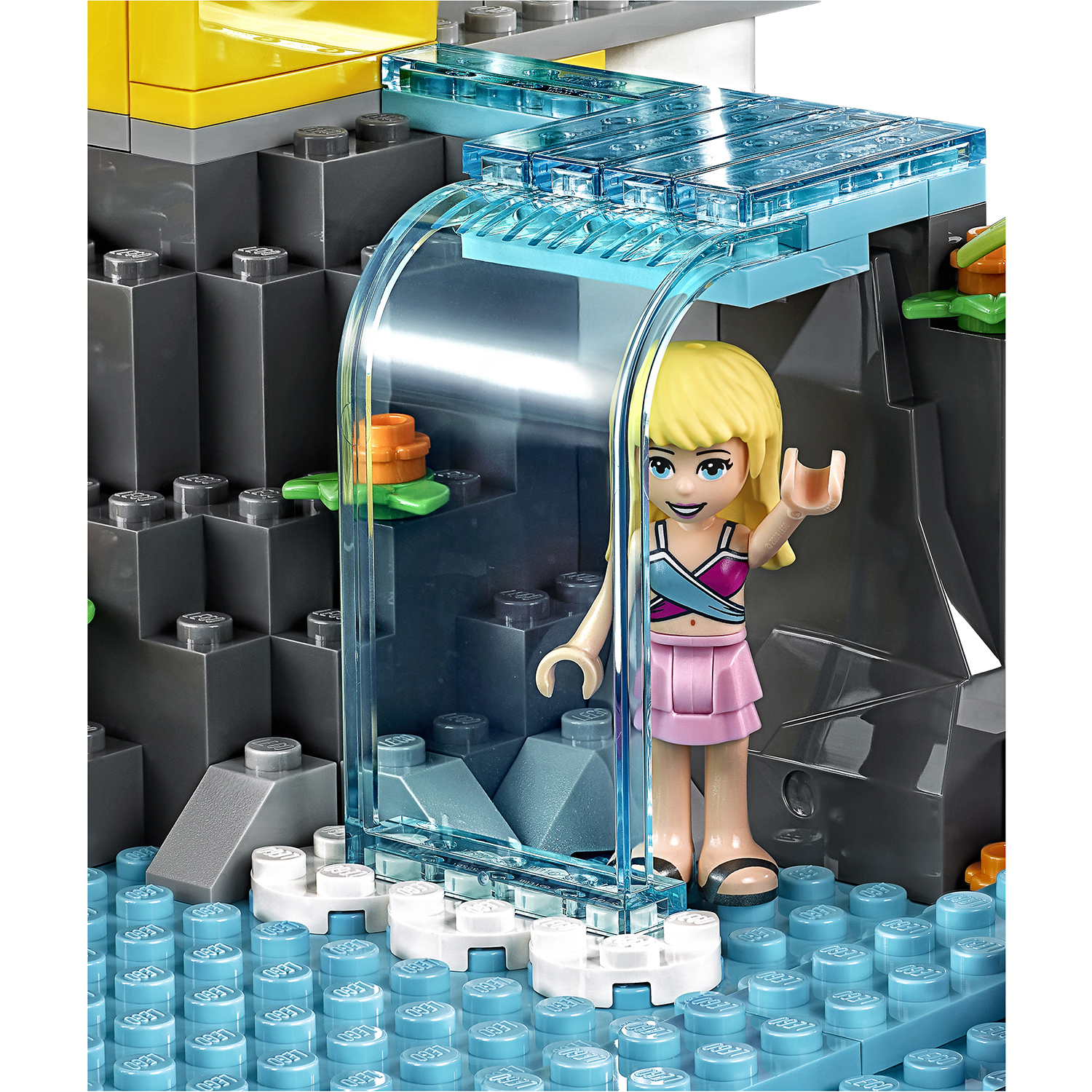 Конструктор LEGO Friends Вечеринка Андреа у бассейна 41374 - фото 13