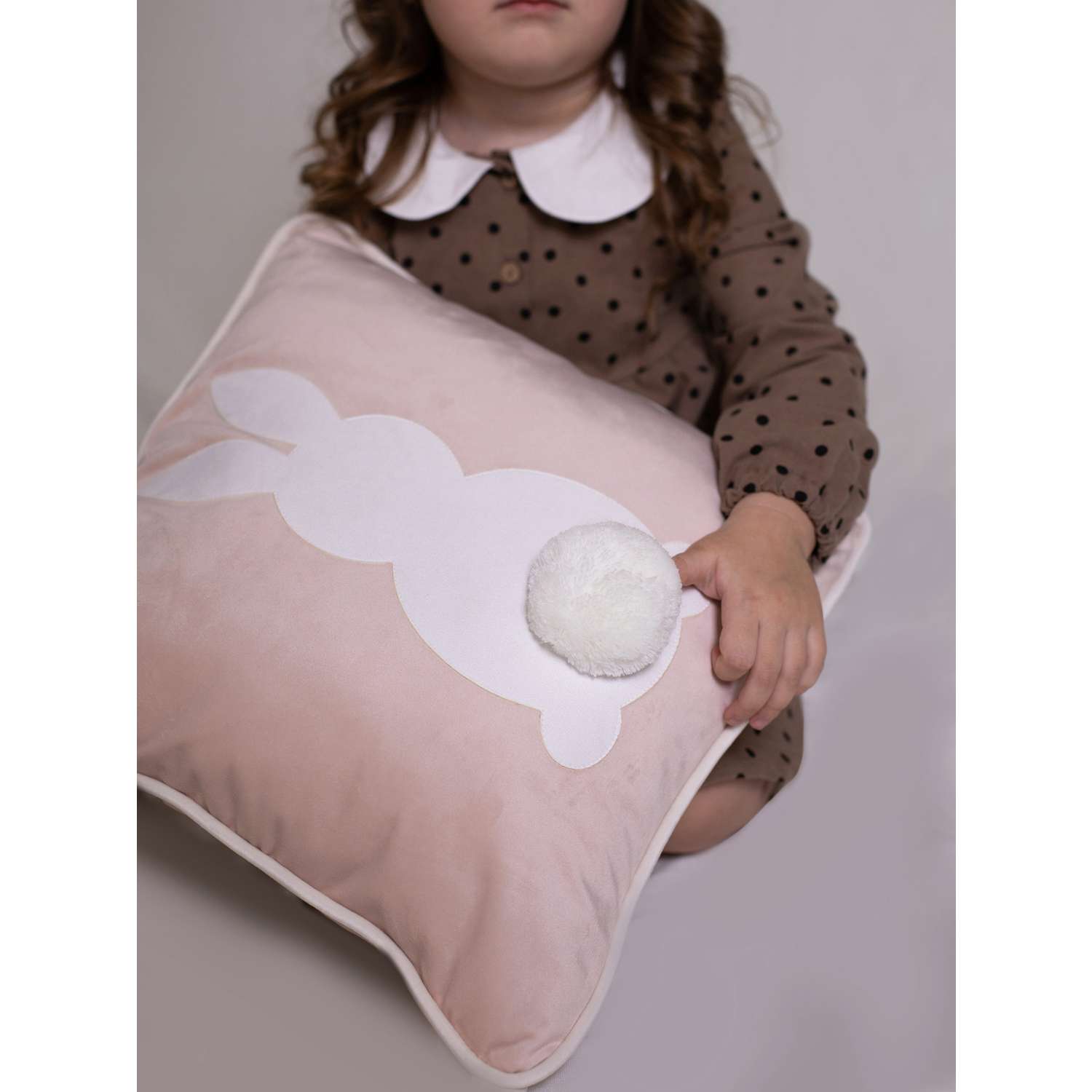 Подушка декоративная детская Мишель Зайка цвет розовая пудра - фото 7