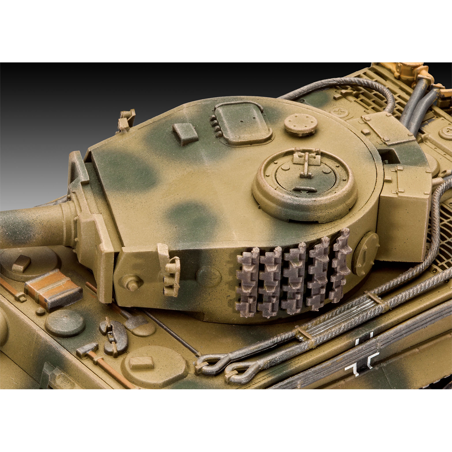 Сборная модель Revell Немецкий тяжелый танк PzKpfw VI Tiger Ausf. H 03262 - фото 3