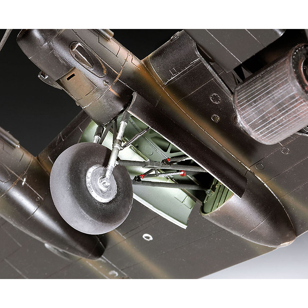 Сборная модель Revell Бомбардировщик Lancaster Dam Buster 1:72 04295 - фото 7