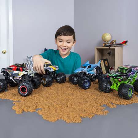 Машинка Monster Jam 1:24 Сон Ува Диггер 6056733