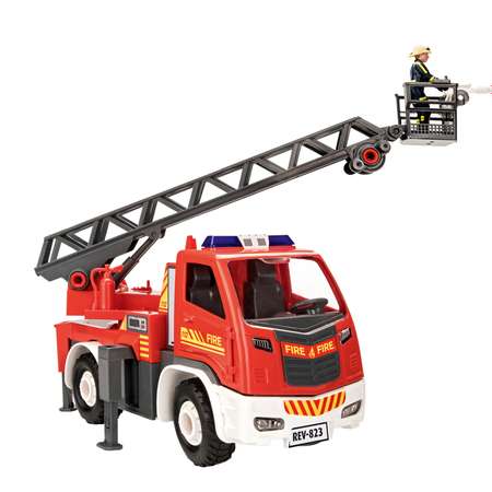 Сборная модель Revell Пожарная машина с лестницей и фигуркой