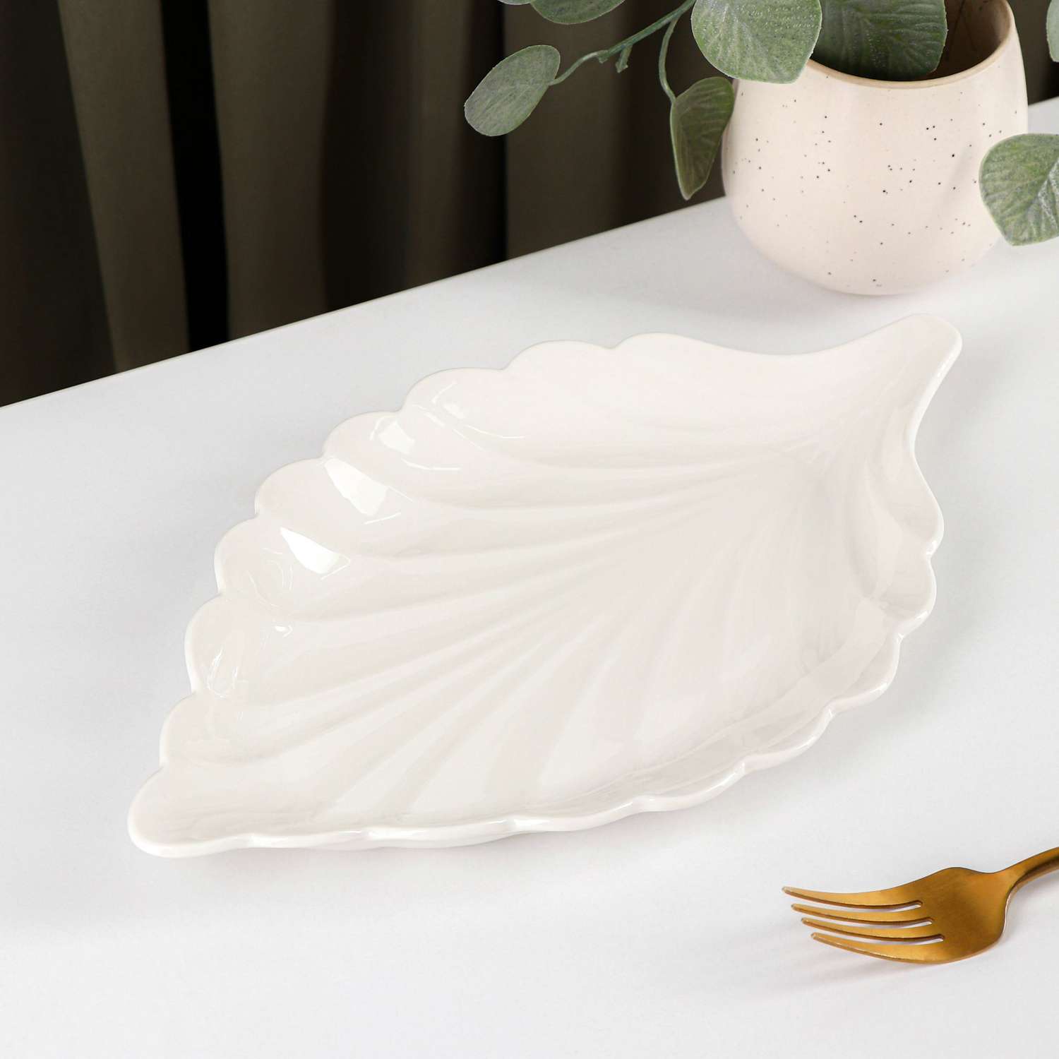 Блюдо Sima-Land керамическое «Лист» 30.5×18 см цвет белый - фото 2