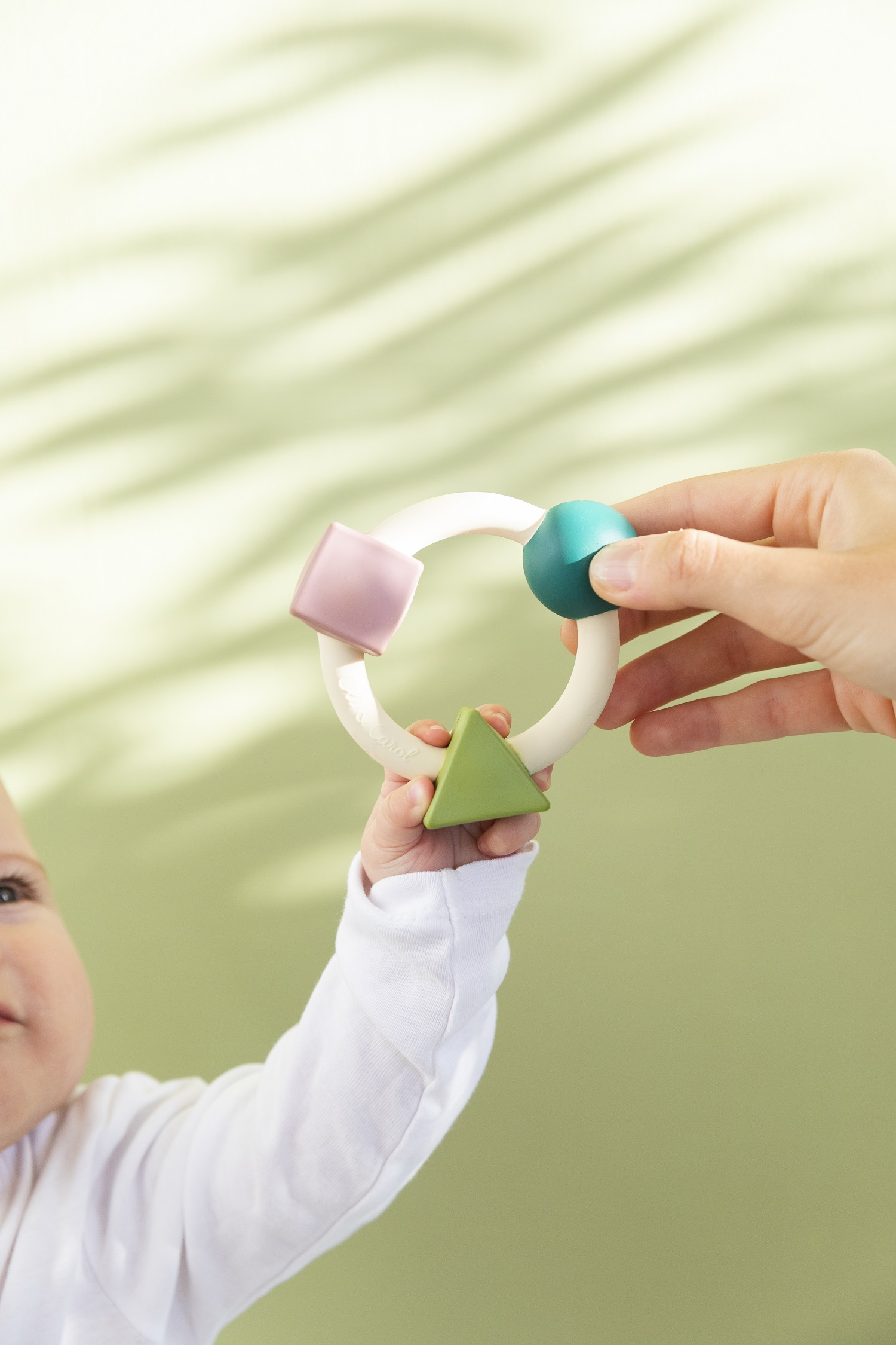 Прорезыватель грызунок OLI and CAROL TEETHING RING SOFT - фото 4