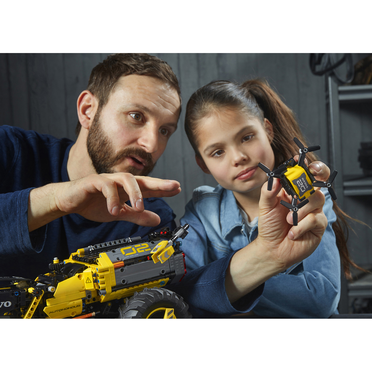 Конструктор LEGO Technic Volvo колёсный погрузчик ZEUX 42081 - фото 48