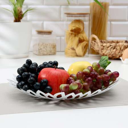 Блюдо для фруктов Sima-Land Пион 29х29х5 см цвет белый