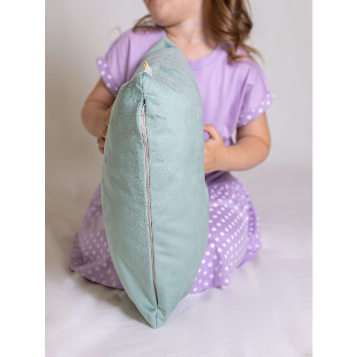 Подушка декоративная детская Мишель Зайка с пушистым хвостом мятный цвет левая - фото 3