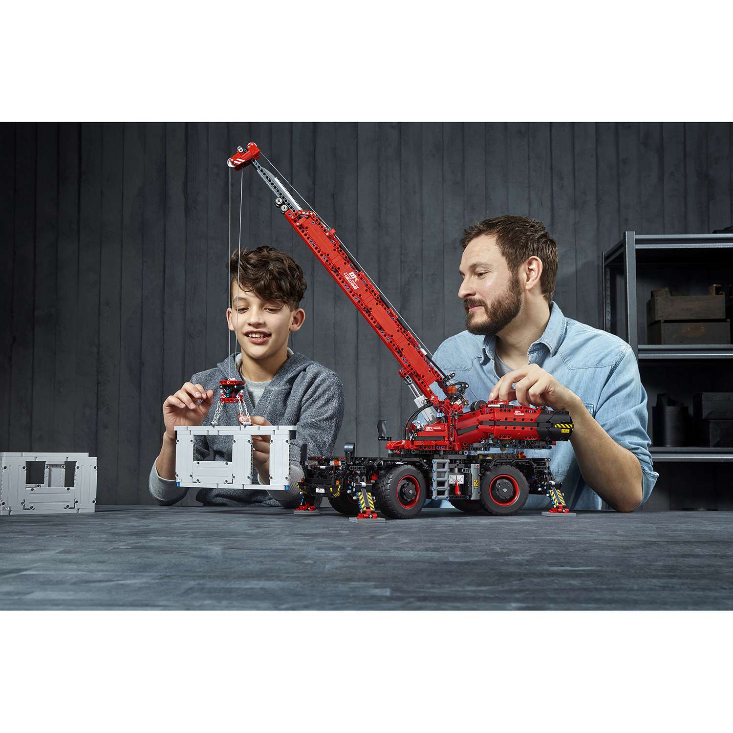 Конструктор LEGO Technic Подъёмный кран для пересечённой местности 42082 - фото 59
