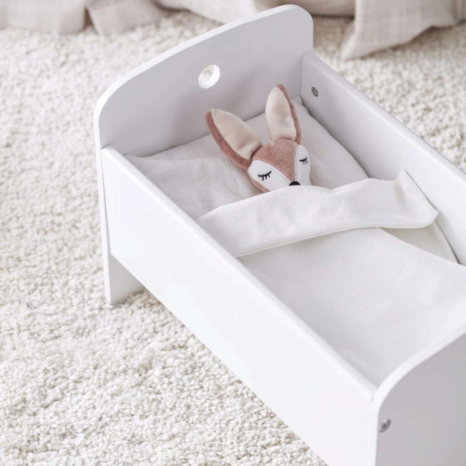 Кроватка для куклы Kids concept с постельным бельем белая 1000433 - фото 3