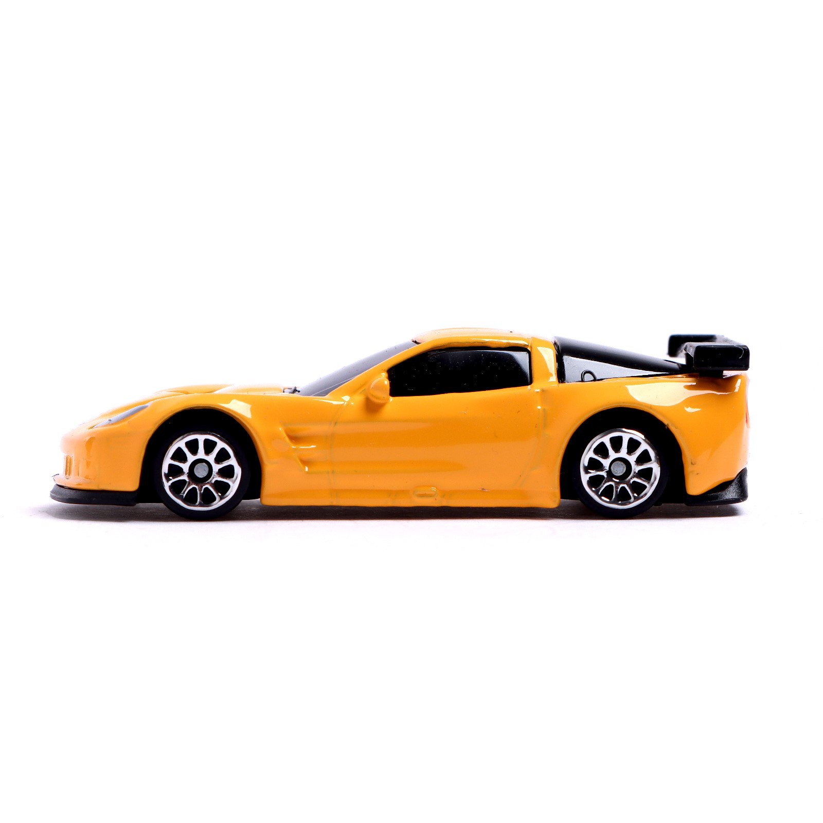 Машина Автоград металлическая CHEVROLET CORVETTE C6-R. 1:64. цвет жёлтый  купить по цене 315 ₽ в интернет-магазине Детский мир