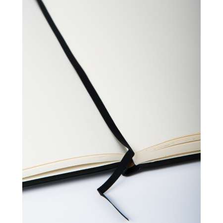 Скетчбук Sakura 140 г/кв.м 21х29.7 см 80 листов кремово-белого цвета Твердая черная обложка