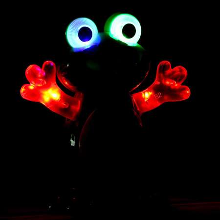 Игрушка Sima-Land Лягушка работает от батареек танцует со светом и звуком