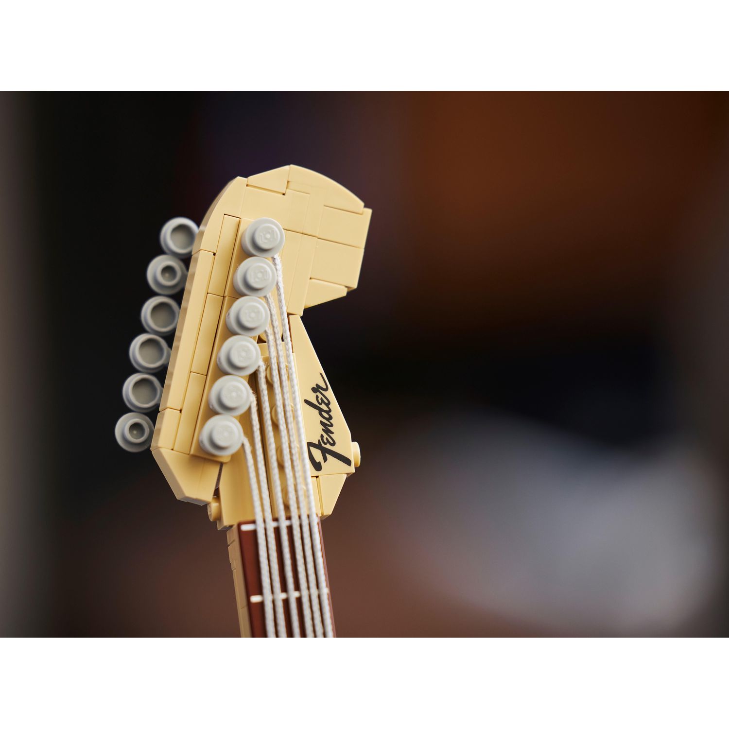 Конструктор LEGO Ideas Гитара Fender Stratocaster 21329 - фото 13