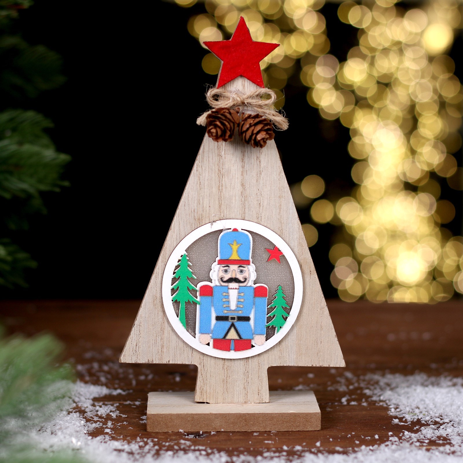 Новогодний декор Sima-Land с подсветкой «Ёлка со звездой и щелкунчик» 11×4.5×20 см - фото 1