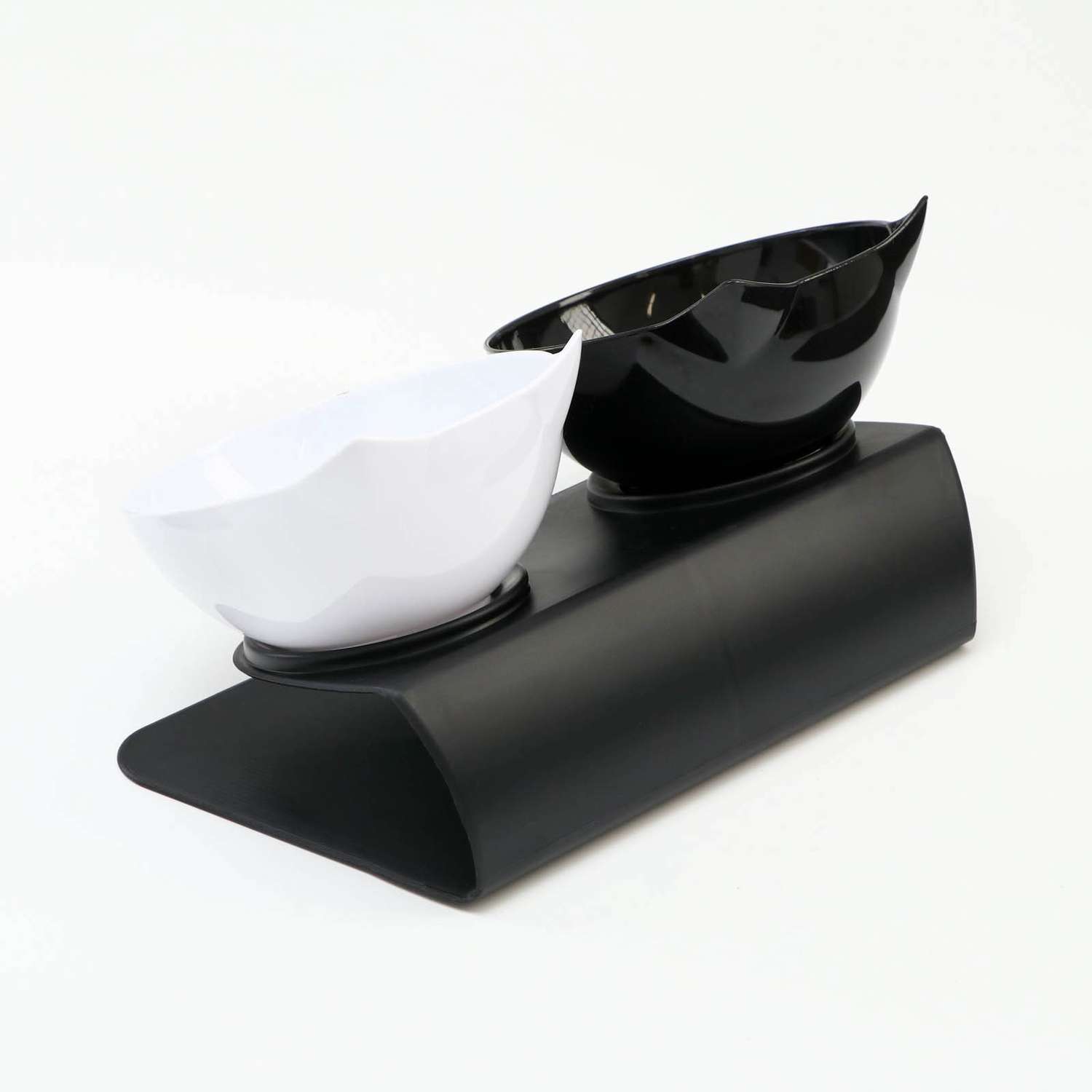 Миски Пижон пластиковые на чёрной подставке 27.5х14х15 см чёрная/белая - фото 4