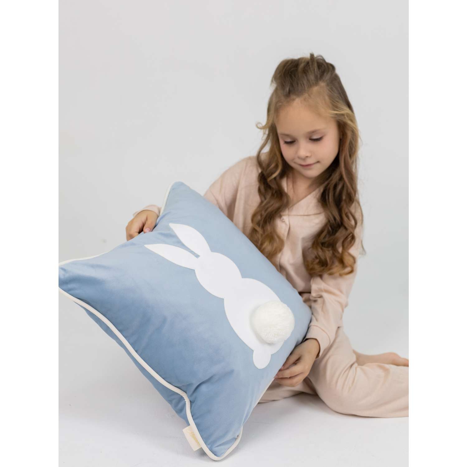 Подушка декоративная детская Мишель Зайка голубой цвет - фото 5