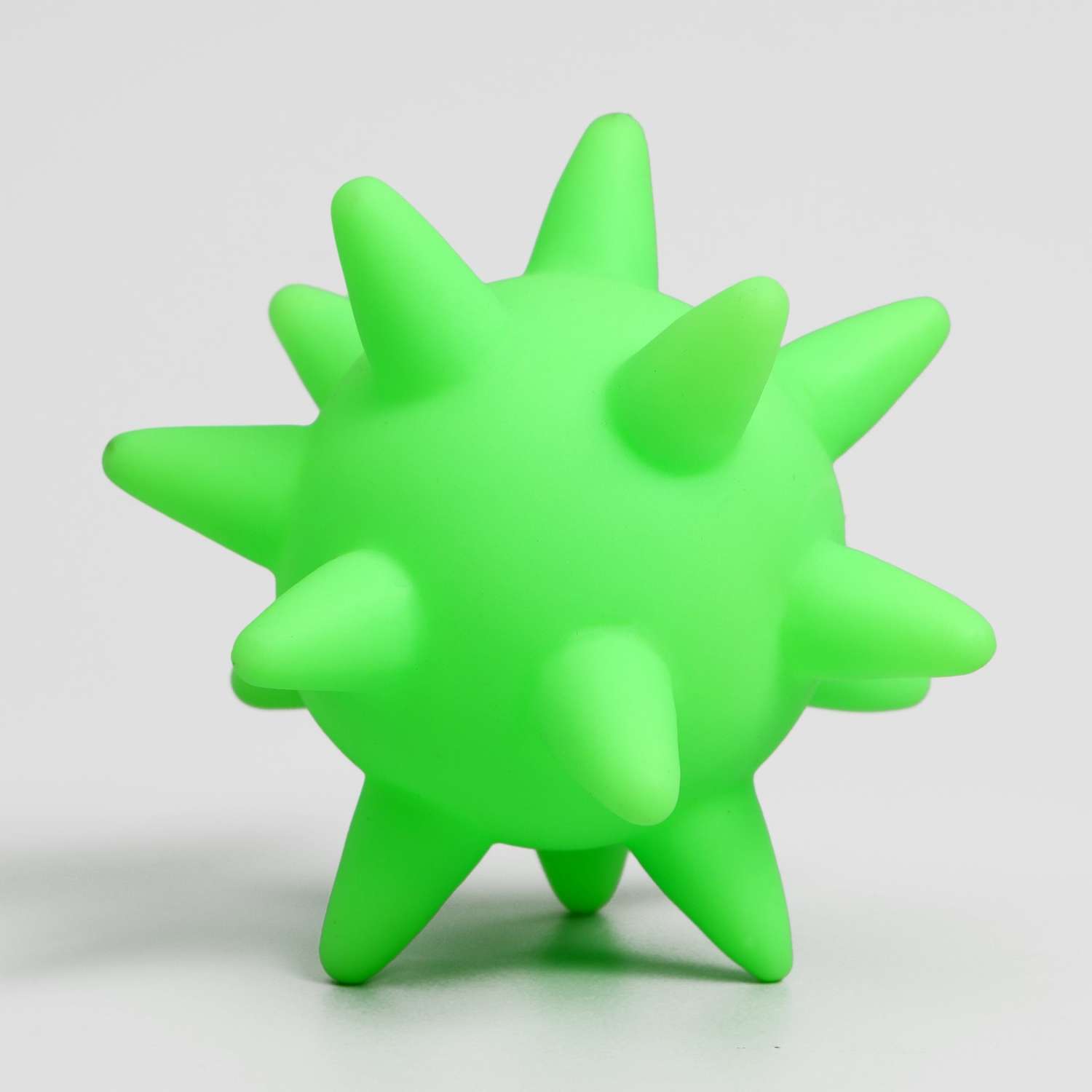 Игрушка для собак Пижон пищащая «Вирус» 10 см. зелёная - фото 1