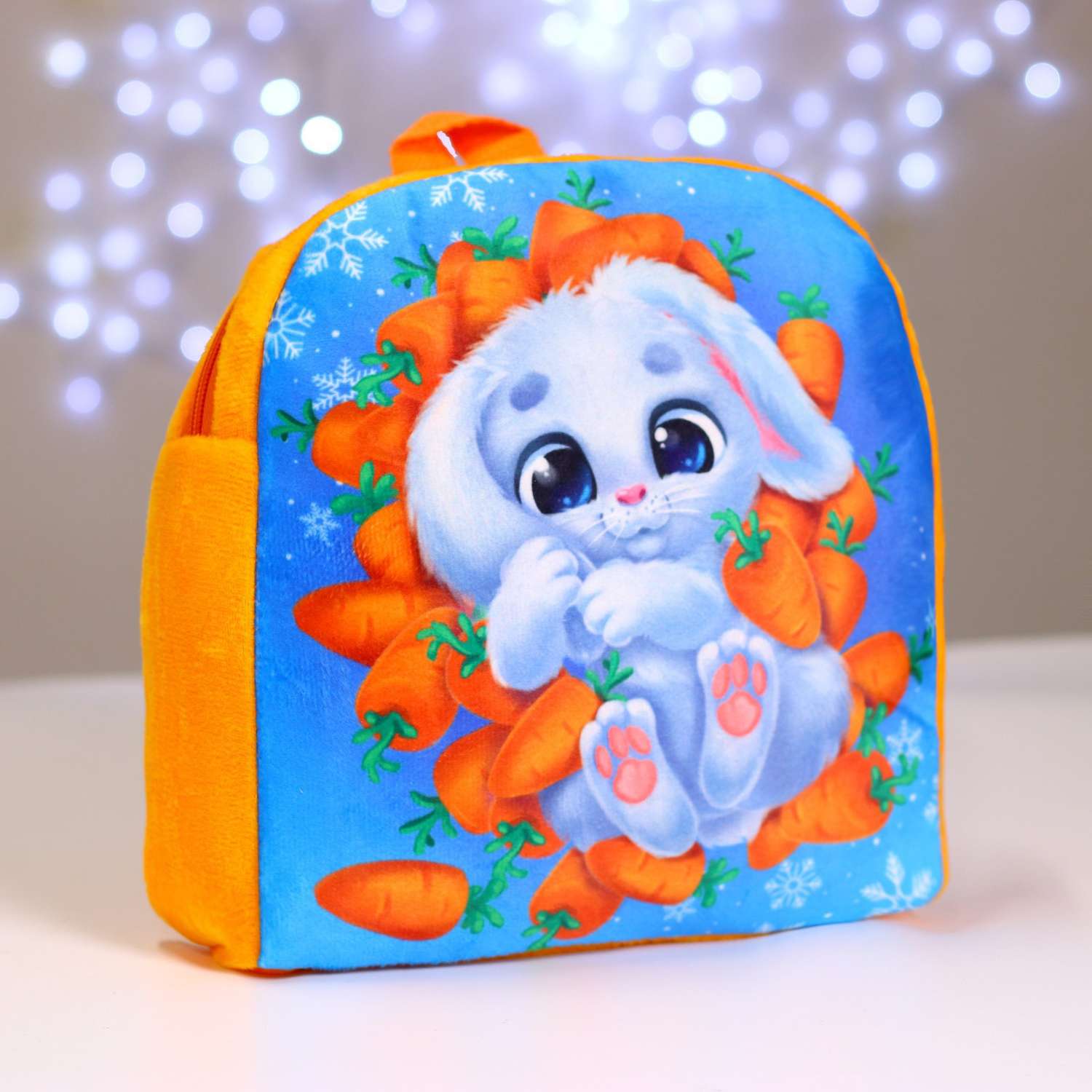 Детский рюкзак Milo Toys плюшевый Зайка в морковке 26х24 см - фото 2