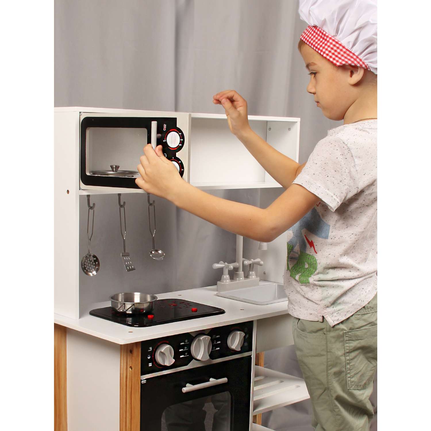 Детская кухня деревянная Lisa Doll с посудой и техникой - фото 13