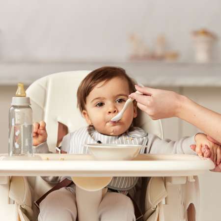 Нагрудник Happy Baby слюнявчик водонепроницаемый на липучке серый в полоску