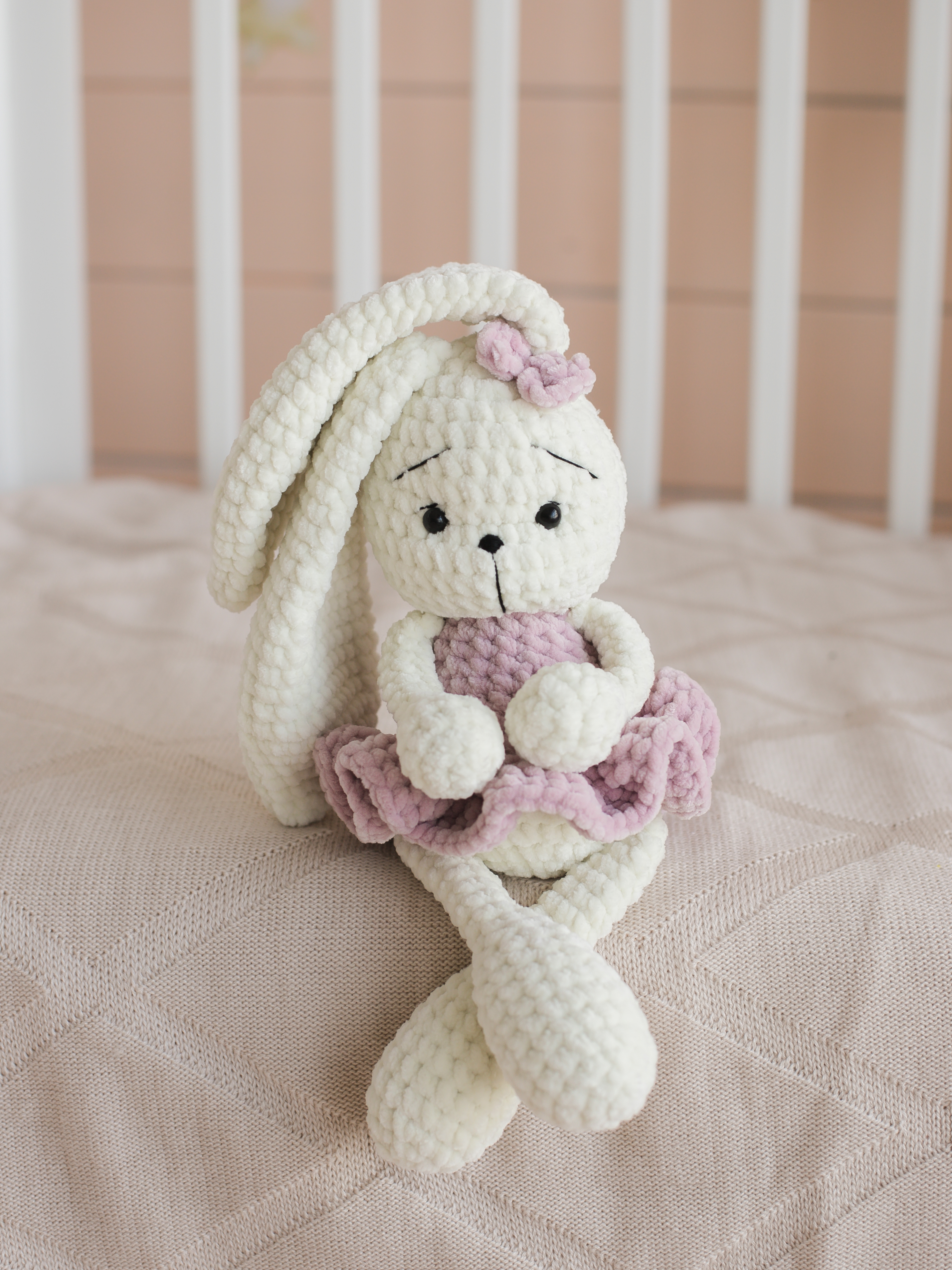 Вязаная игрушка AMIGURUMI.JOY Амигуруми Зайка - фото 1