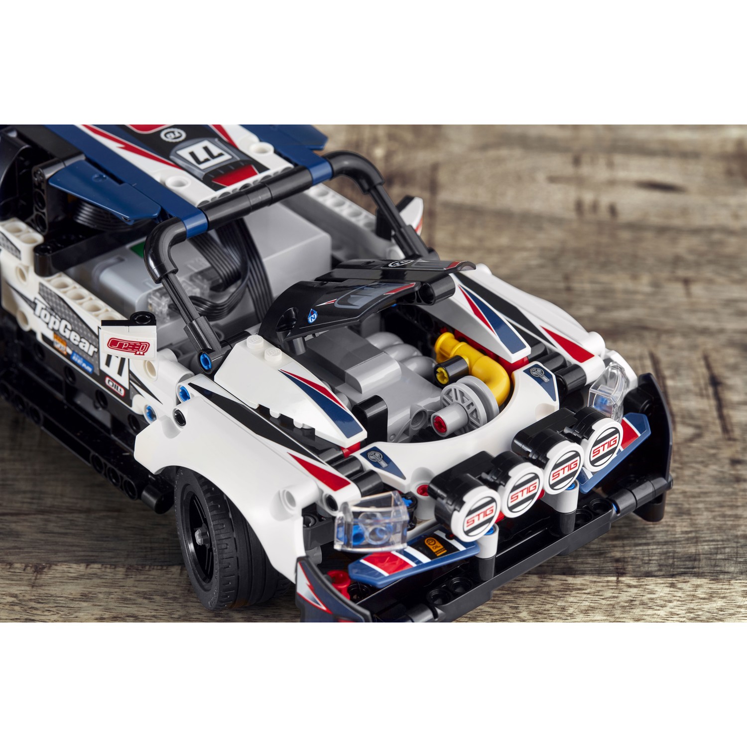 Конструктор LEGO Technic Гоночный автомобиль Top Gear 42109 купить по цене  8499 ₽ в интернет-магазине Детский мир