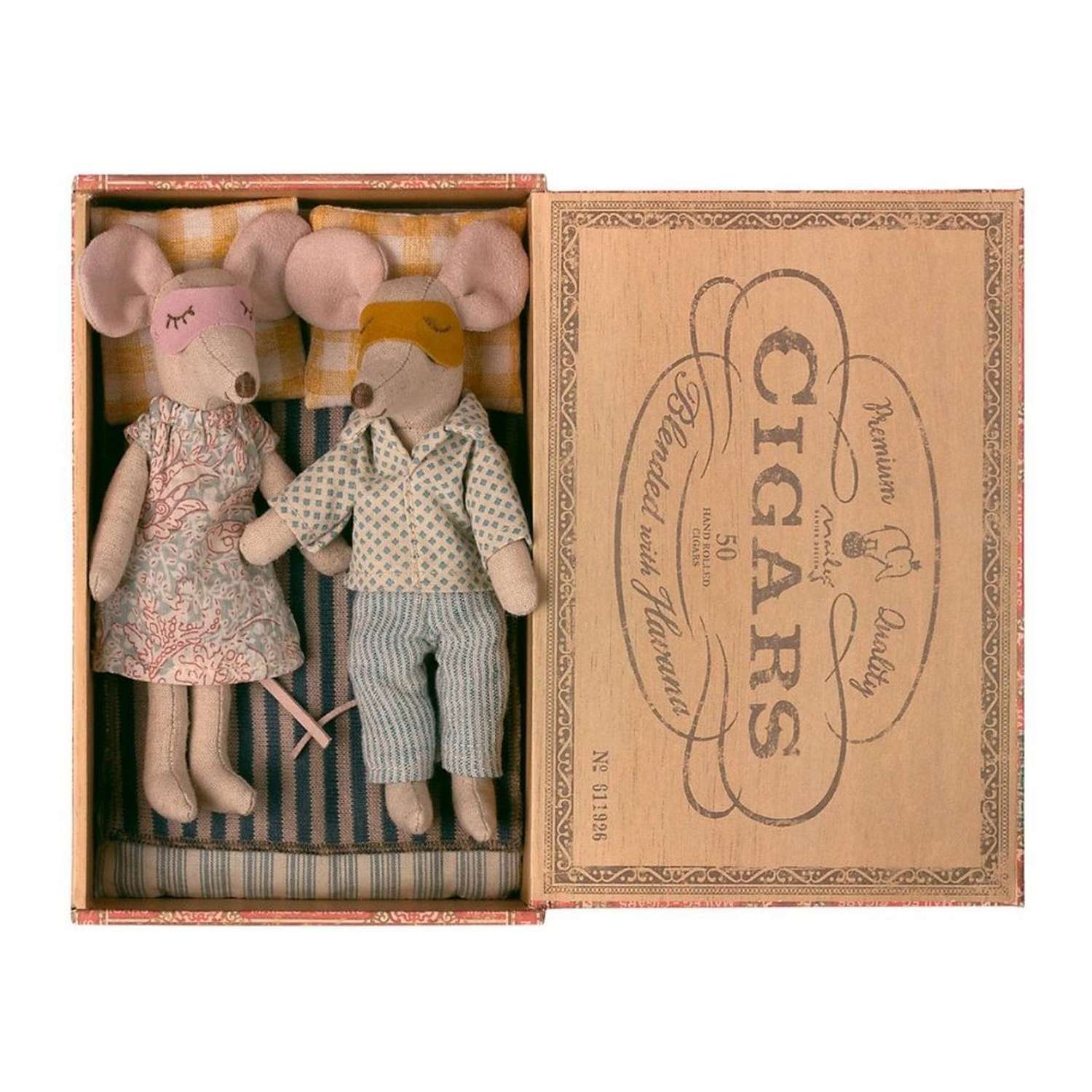 Набор мягких игрушек Maileg Мыши мама и папа в коробке из-под сигар - фото 1