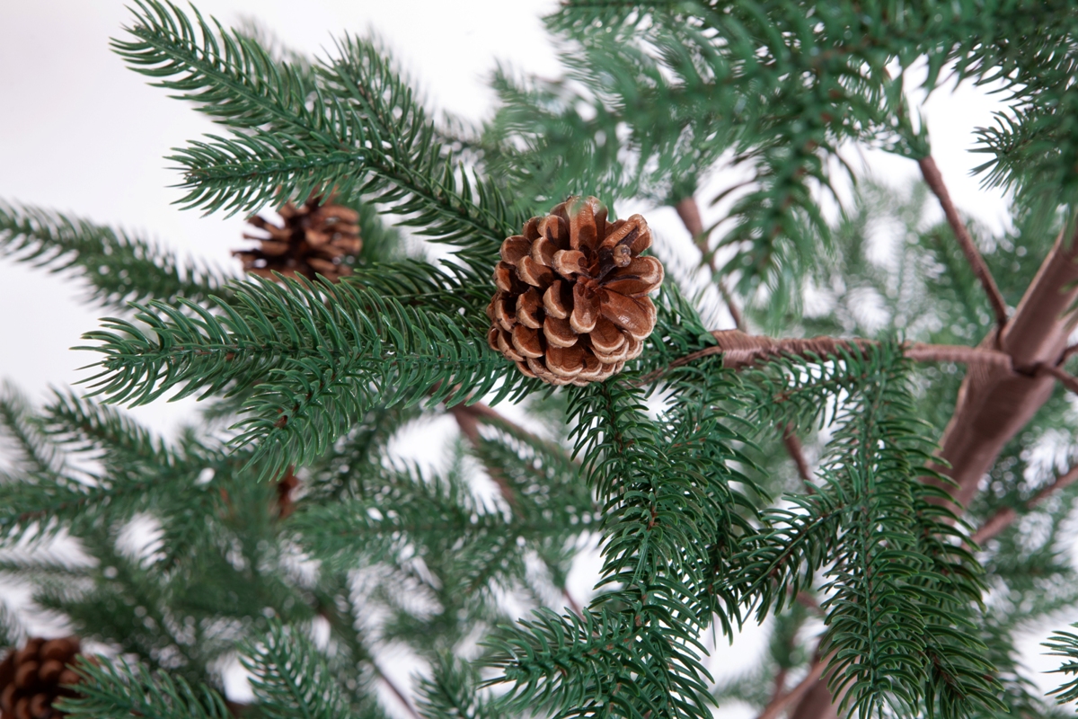 Искусственная елка Crystal Trees Борго зеленая с шишками 180 см. - фото 2