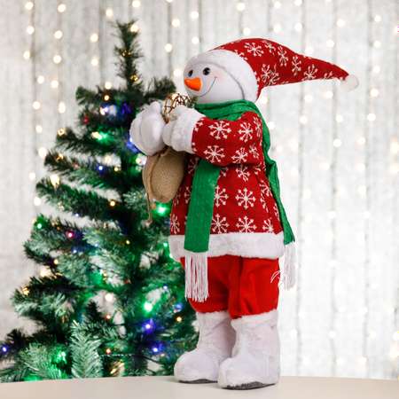 Фигура декоративная BABY STYLE Снеговик в красном костюме со снежинками 60 см