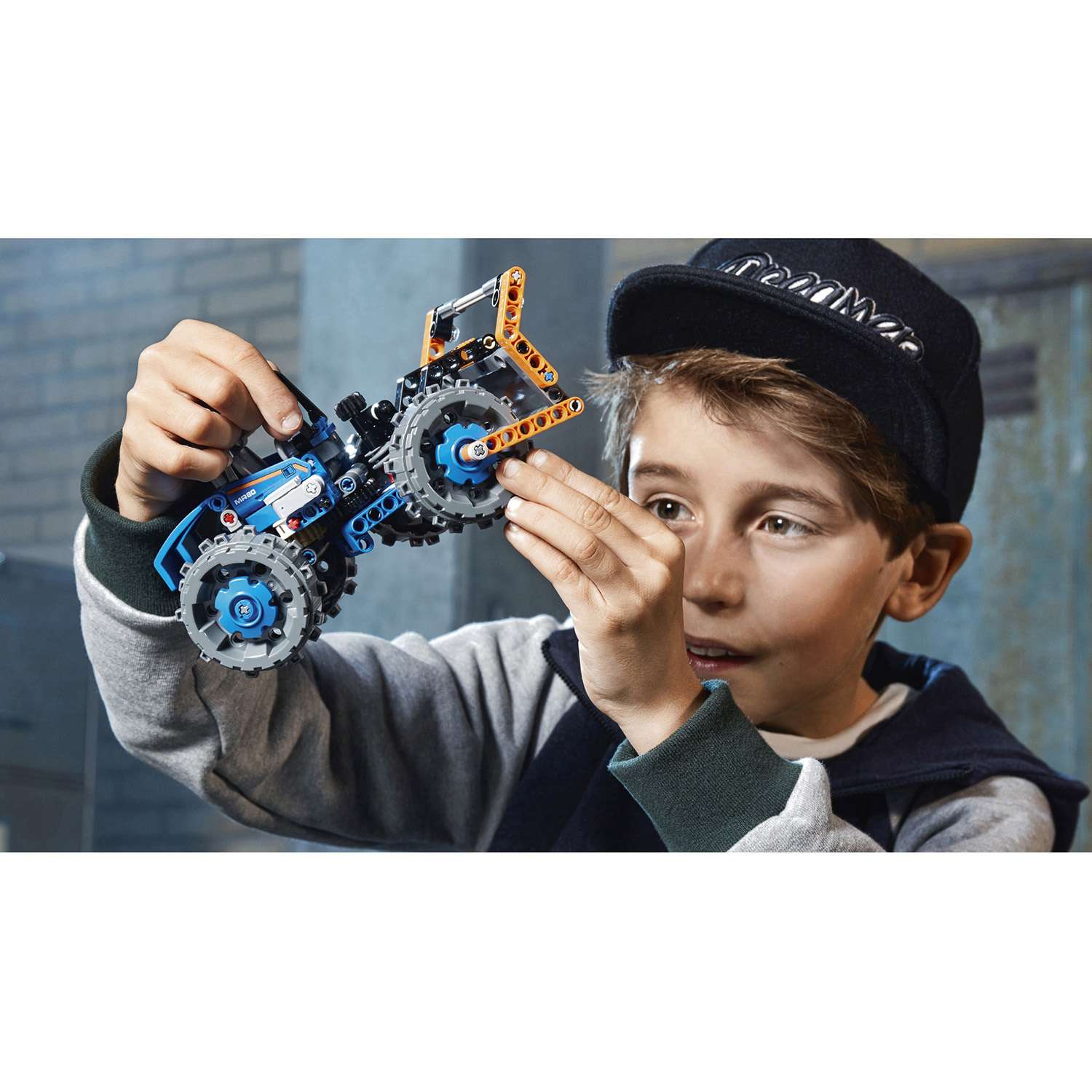 Конструктор LEGO Бульдозер Technic (42071) - фото 6